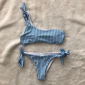Striped one shoulder bikini